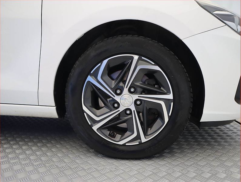 Hyundai i30 (2022) Comfort 1.5 DPI, Serv.kniha - fotka 15 z 18