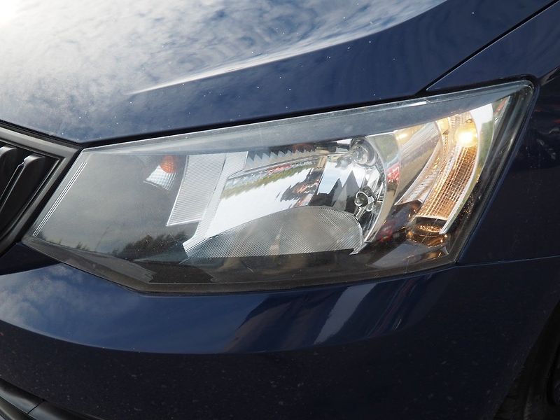 Škoda Fabia (2015) 1.0 MPI Active - fotka 7 z 31