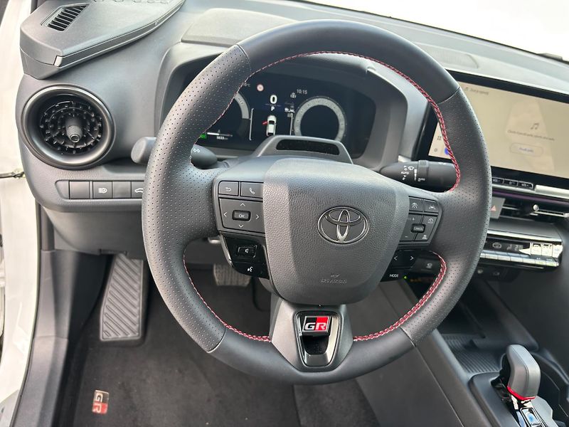 Toyota C-HR 2,0 HEV e-CVT GR Sport - fotka 14 z 26