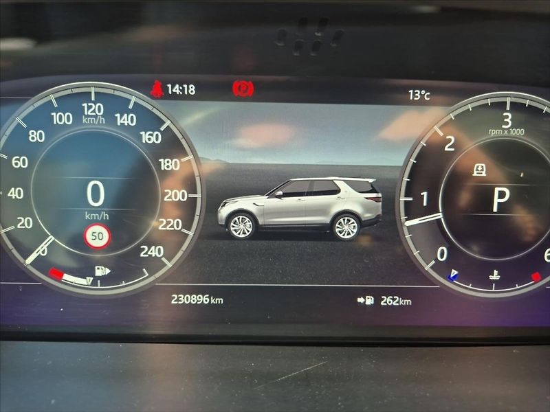 Land Rover Discovery 3,0 TDV6 HSE  5 - fotka 15 z 17