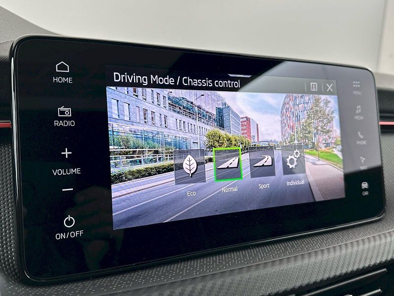 Škoda Scala (2025) 1.5TSI 110kW Monte Carlo - fotka 13 z 36