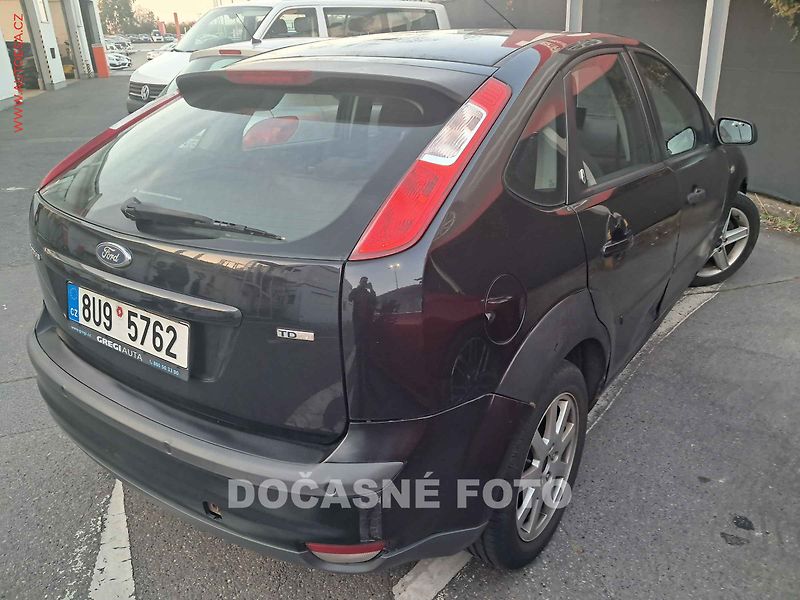 Ford Focus (2006) 1.6 D - fotka 2 z 3