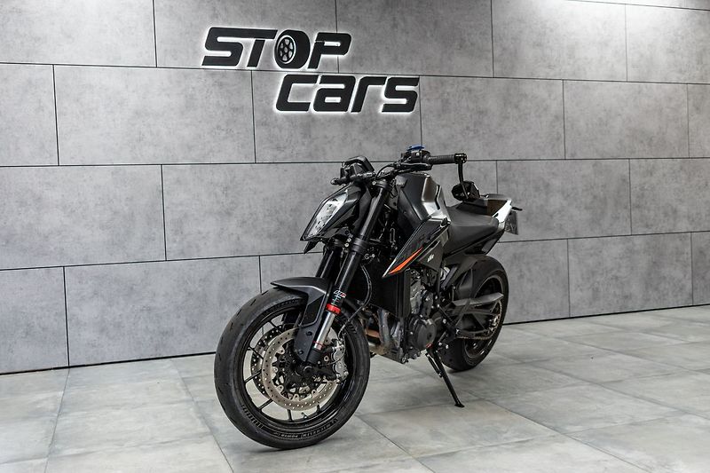KTM 890 Duke L *AKRAPOVIC* - fotka 2 z 20