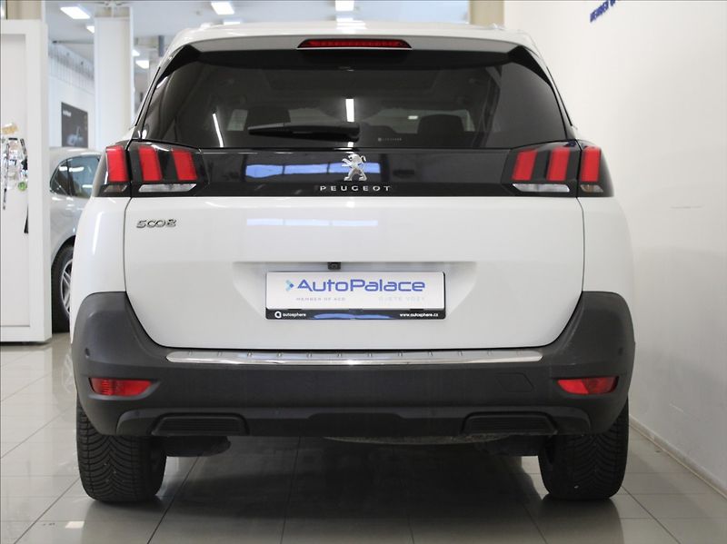 Peugeot 5008 1,5 HDi 96kW AT PANO. Výprodej - fotka 4 z 26
