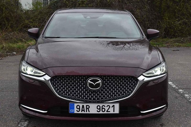 Mazda 6 se v současné generaci vyrábí již přes deset let. Stáří na ní vidět není