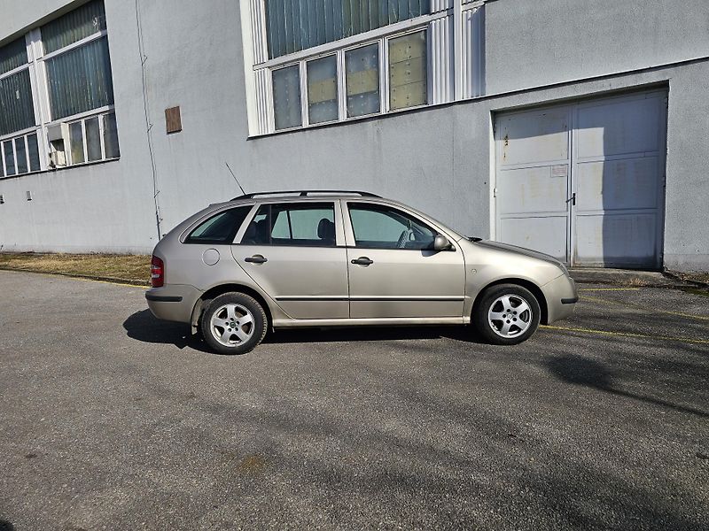 Škoda Fabia (2004) 1.2 HTP, KLIMATIZACE  - fotka 6 z 17