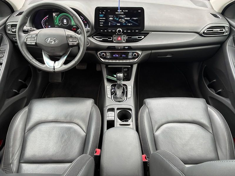 Hyundai i30 (2021) STYLE 1.5T-GDI HYBDID 118kW CZ - fotka 9 z 11