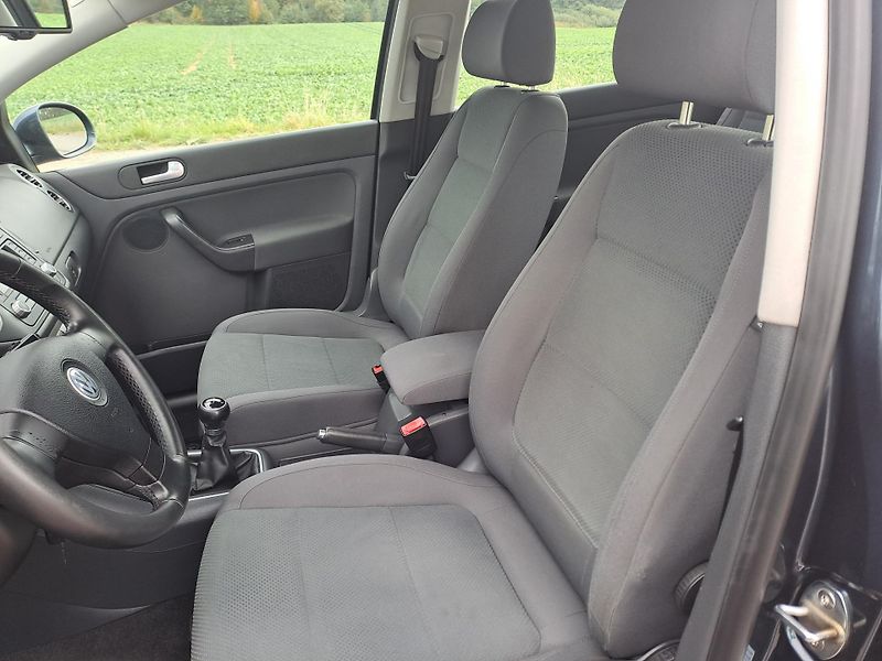 Volkswagen Golf Plus (2005) 1.9 TDi, SERVISKA - fotka 11 z 31