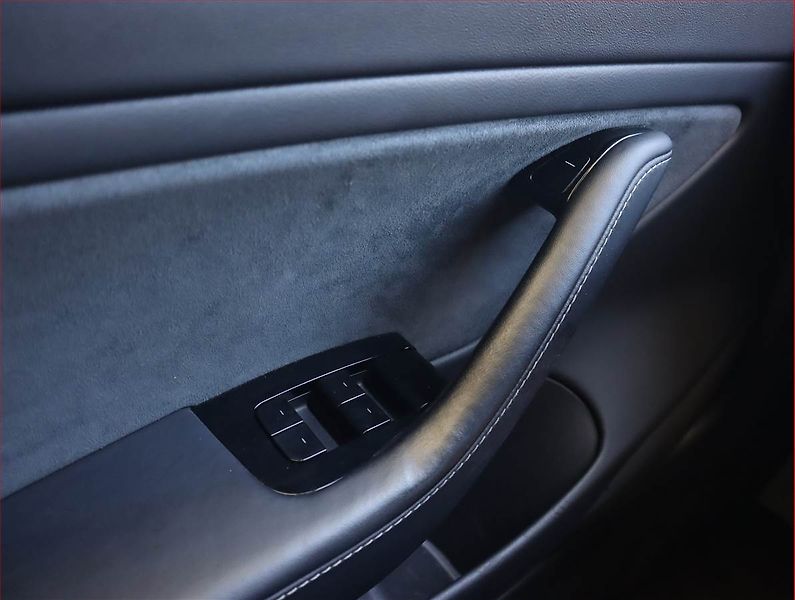 Tesla Model 3 (2019) Std Range Plus 52kWh - fotka 22 z 24