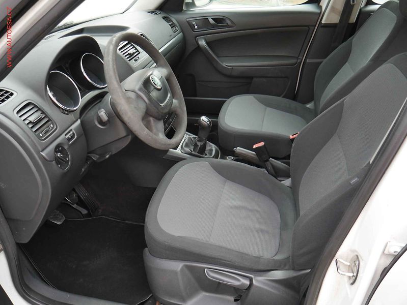 Škoda Yeti (2011) 2.0 TDI 4x4, ČR, AC, tažné - fotka 9 z 14