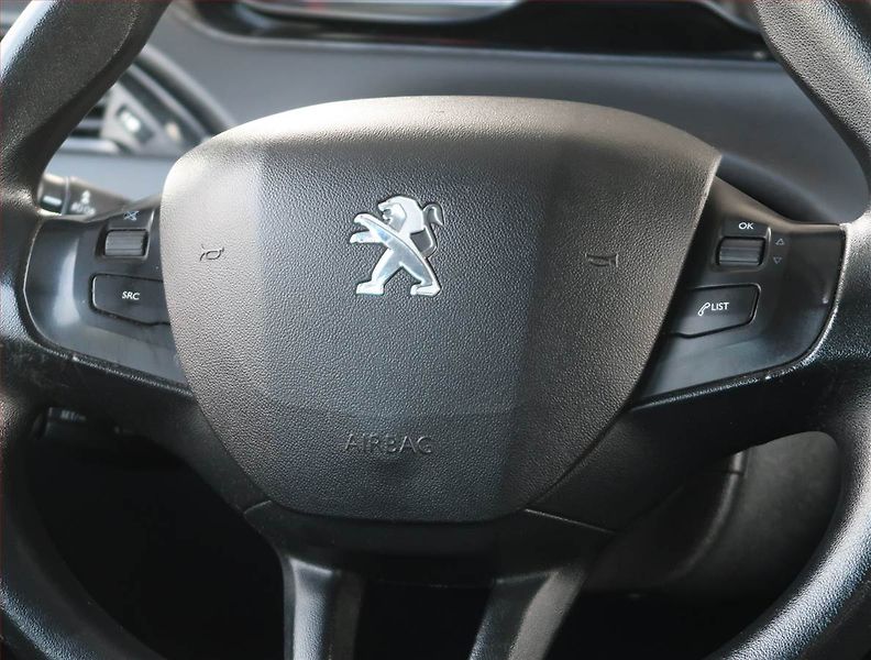 Peugeot 208 (2013) 1.4 VTi, Serv.kniha, nová STK - fotka 18 z 18