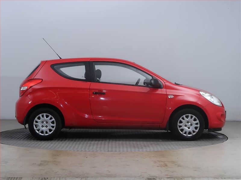 Hyundai i20 (2011) 1.2, Serv.kniha, po STK - fotka 6 z 13