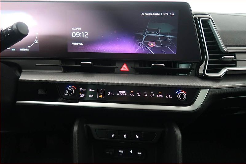 Kia Sportage (2022) 1.6 T-GDI MHEV - fotka 12 z 20
