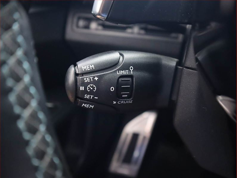 Peugeot 3008 (2020) Active 1.5 BlueHDi, Automat - fotka 16 z 22