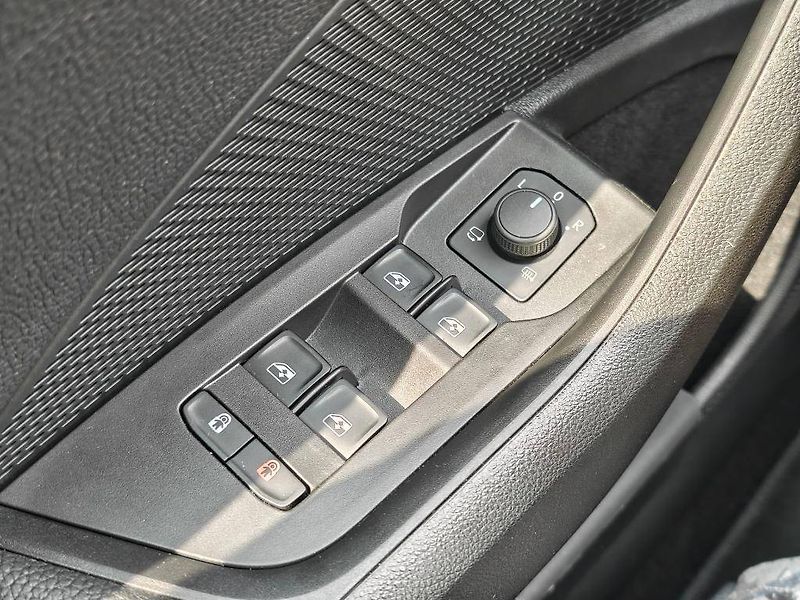 Škoda Octavia Exclusive Selection  7DSG m-HE - fotka 22 z 26