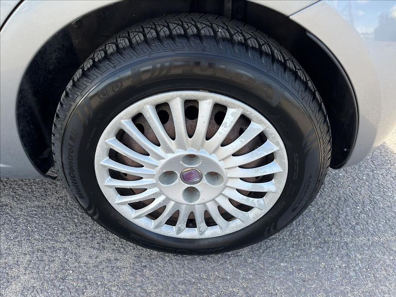 Fiat Punto 1.4 i 55KW ROZVODY STK 8/28 - fotka 31 z 32