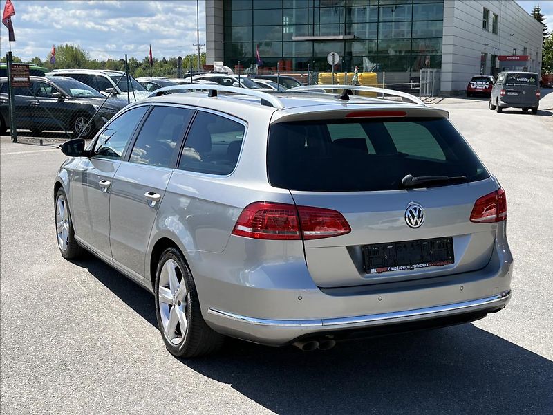 Volkswagen Passat 2,0 TDi130kW Xen,ACC,Pano,NezT - fotka 41 z 41