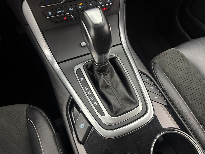 Ford Galaxy 2,0 4X4 AUT 7 MÍST PANO TAŽNÉ - fotka 27 z 48