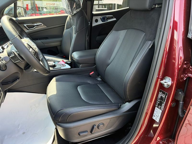Kia Sportage (2026) 1,6 T-GDi GPF 4x2 7DCT BLACK E - fotka 12 z 12