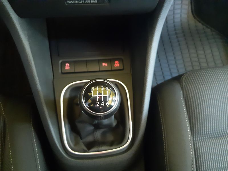 Volkswagen Golf 1.2 TSI 77KW GT-LINE - fotka 13 z 22