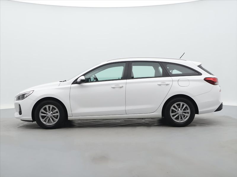Hyundai i30 1,6 CRDi 81kW Trikolor tažné - fotka 4 z 31