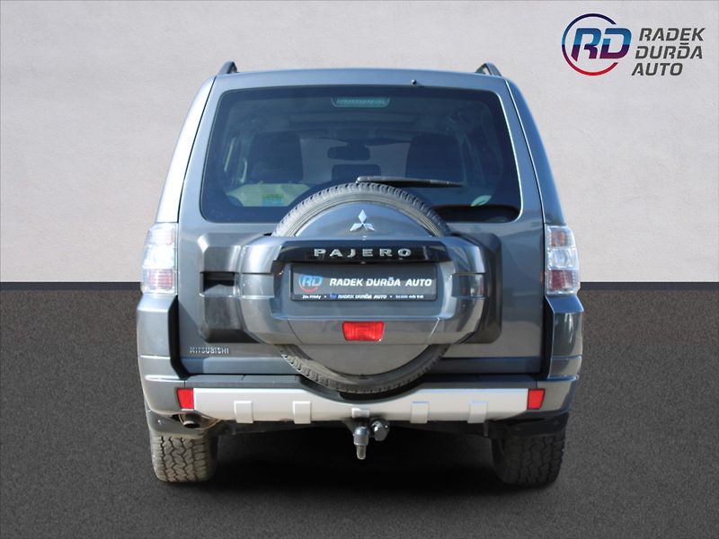 Mitsubishi Pajero 3,2 DI-D  ČR,AUTOMAT,4x4,7MÍST - fotka 6 z 38