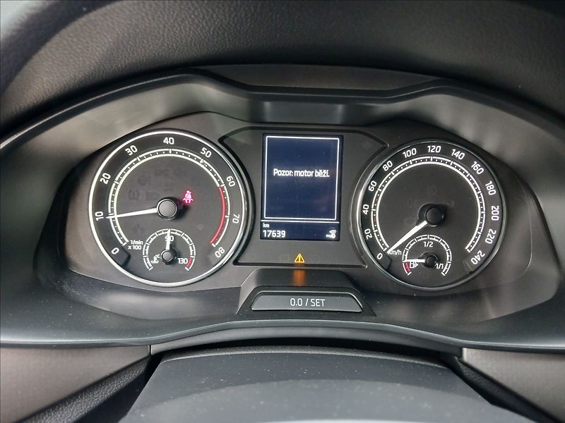 Škoda Kamiq 1,0 81 kW STYLE, 1. majitel - fotka 18 z 22