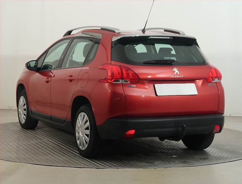 Peugeot 2008 (2016) Active 1.2 PureTech - fotka 4 z 19