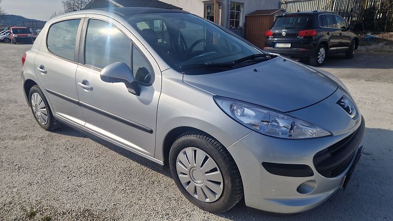 Peugeot 207 1,6 HDI - fotka 3 z 10
