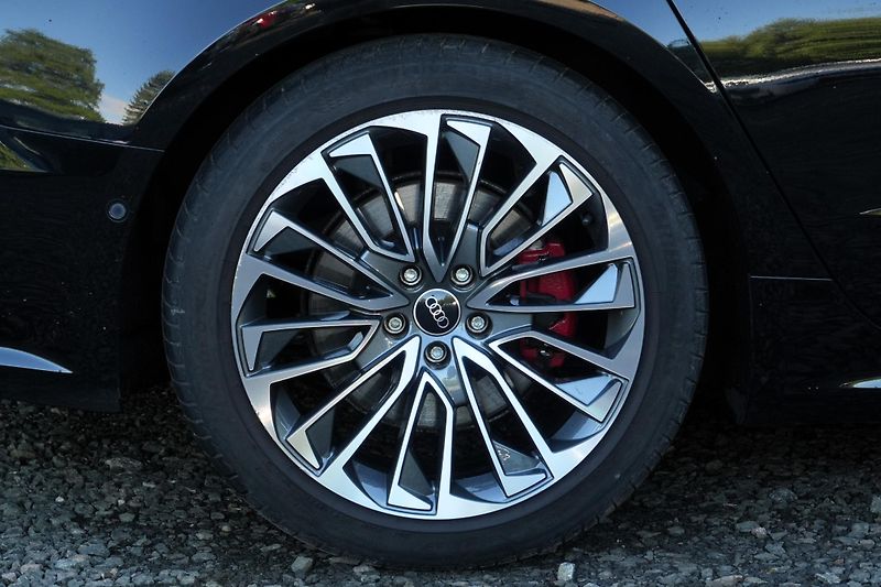 Audi A7 55 TFSI e, Quattro, Tažné, B&O - fotka 11 z 42