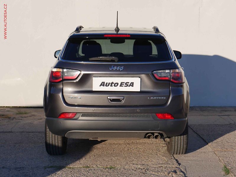 Jeep Compass (2017) 2.0 MJT 4x4, AT, navi, park - fotka 5 z 15