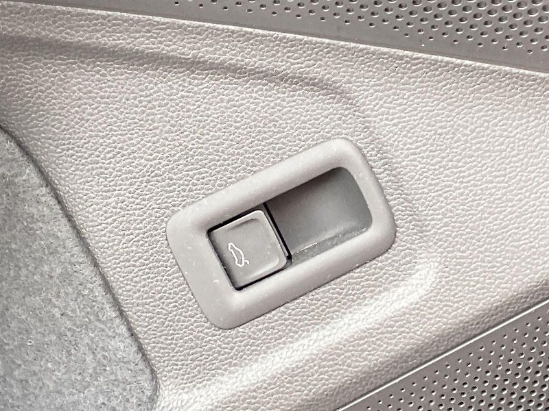 Škoda Superb (2025) Combi 2.0 TDI 4x4 DSG Sportlin - fotka 25 z 39