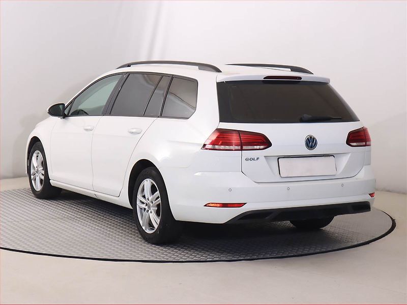 Volkswagen Golf (2018) 1.6 TDI, Tempomat - fotka 4 z 19