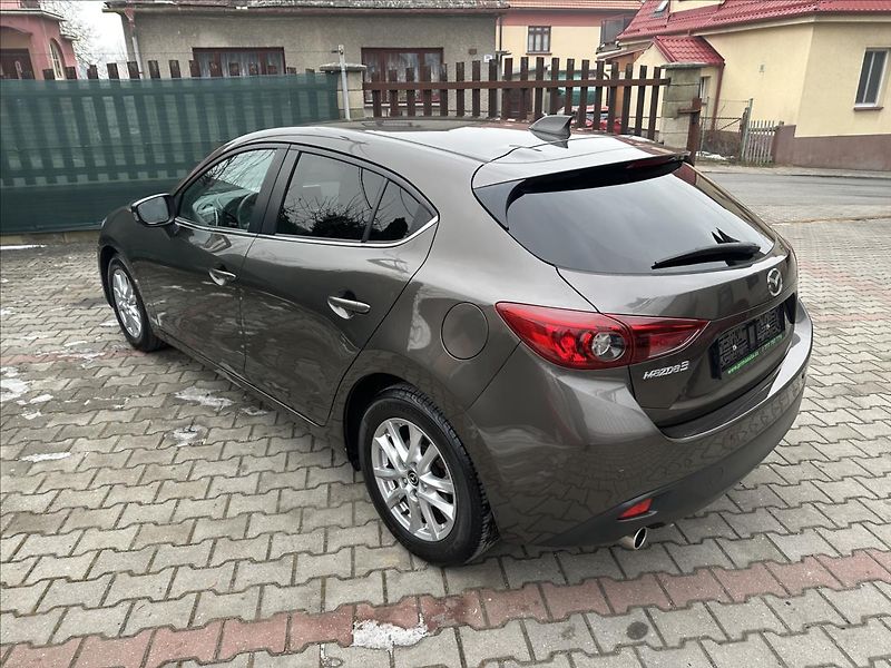 Mazda 3 2,0 G120 - fotka 7 z 24