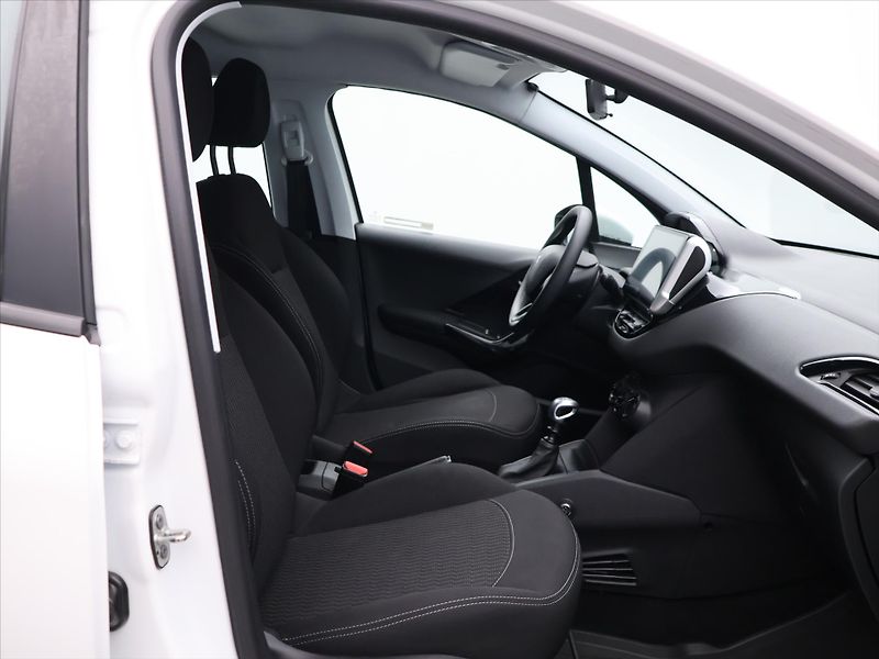 Peugeot 208 1.5 HDI 75 kW Klima CZ 86'853 - fotka 12 z 25