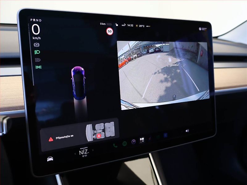 Tesla Model 3 (2019) Std Range Plus 52kWh, SoH 82% - fotka 13 z 18