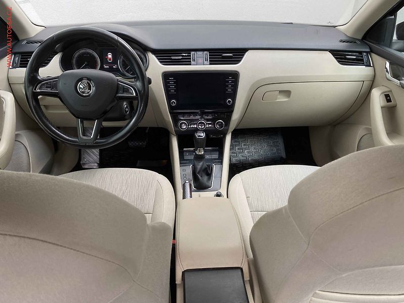 Škoda Octavia (2017) 1.8 TSi, ČR, Style, DSG, LED - fotka 8 z 18