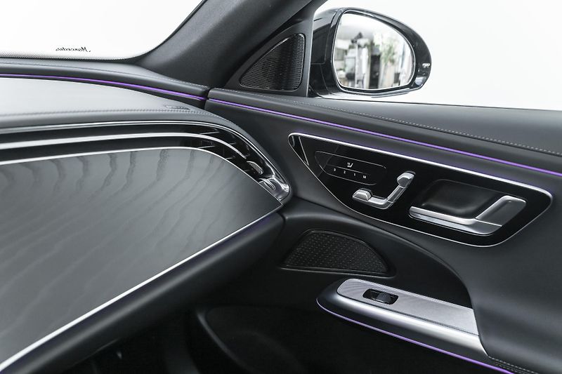 Mercedes-Benz Třídy E 220d 4M*AMG*záruka - fotka 29 z 34