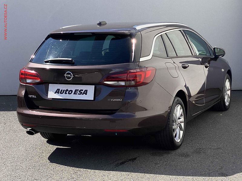 Opel Astra (2016) 1.6 CDTi, LED, kamera - fotka 4 z 17