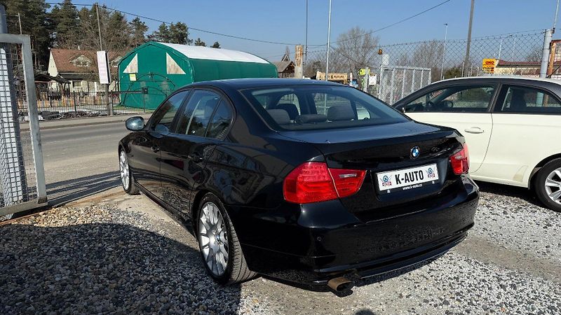 BMW Řada 3 (2009) 318i 105kW *Alu*Keyless*Klima* - fotka 6 z 24