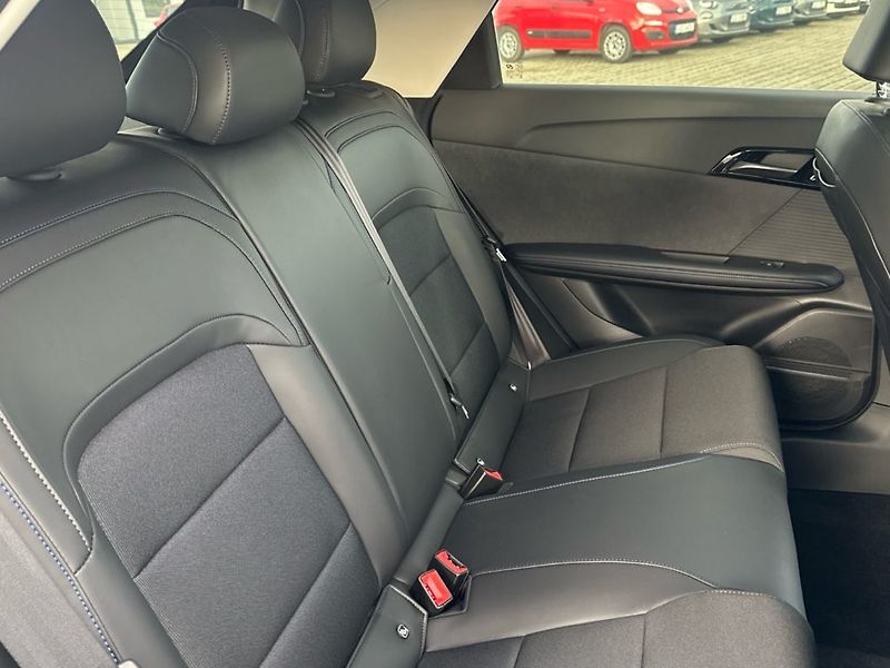MG MG4 (2025) EXCLUSIVE 64 kWh *SPEC. AKCE - fotka 7 z 21