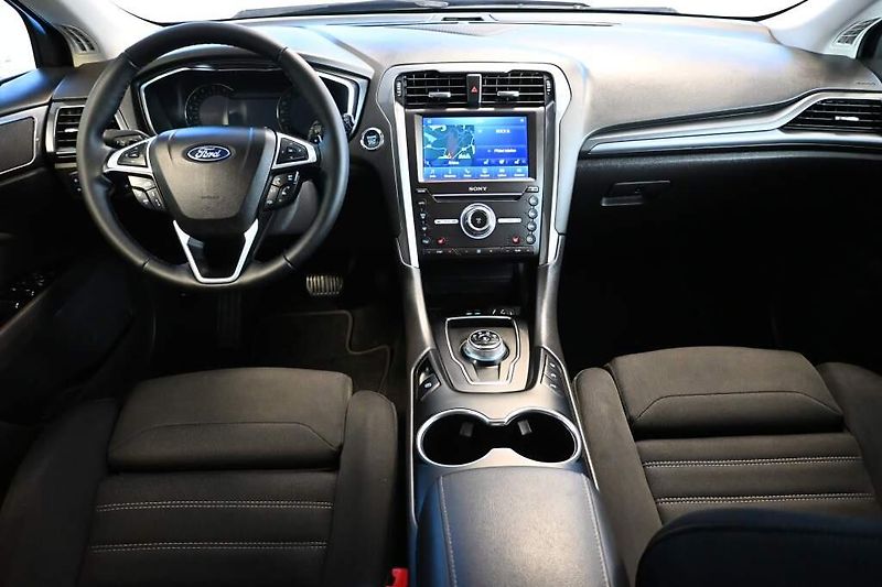 Ford Mondeo (2022) 2.0 LED SONY ACC Tažné 8AT ECO - fotka 12 z 35