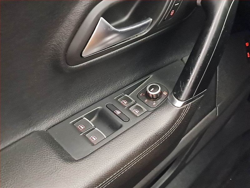 Volkswagen CC (2014) 2.0 TDI, Automat, Serv.kniha - fotka 20 z 20