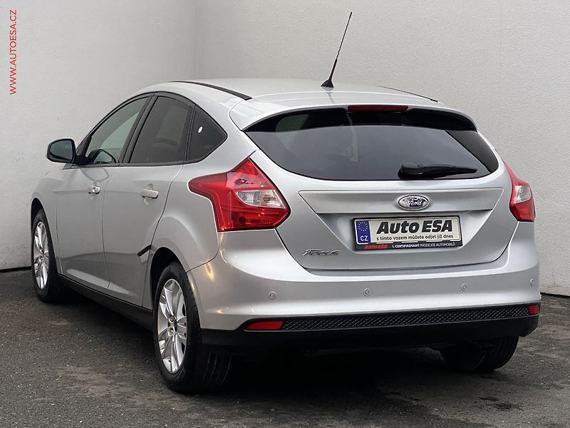 Ford Focus (2012) 1.6 Ti-VCT, Trend, AC, park. - fotka 6 z 15