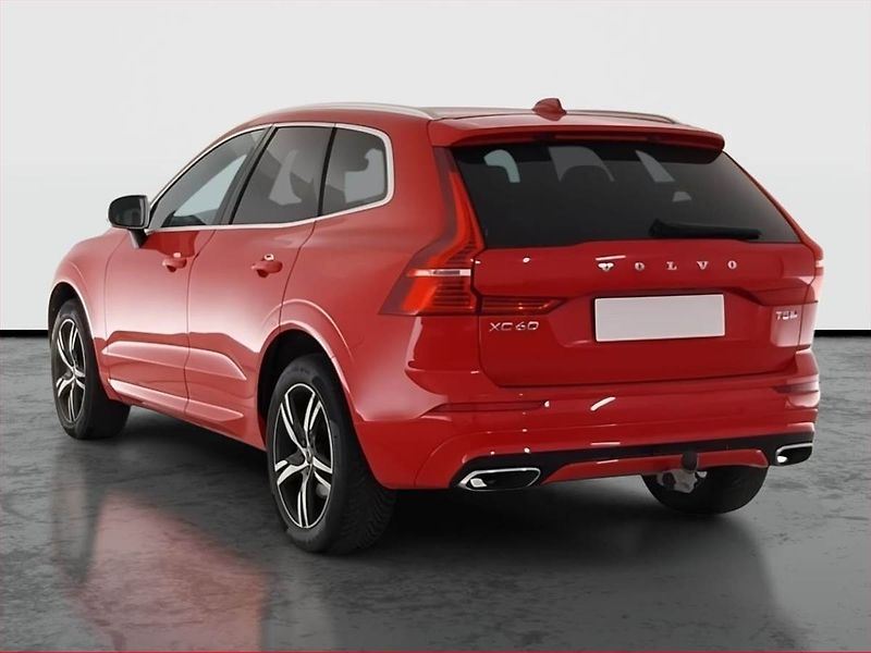 Volvo XC60 (2018) R-Design T5 AWD - fotka 4 z 30