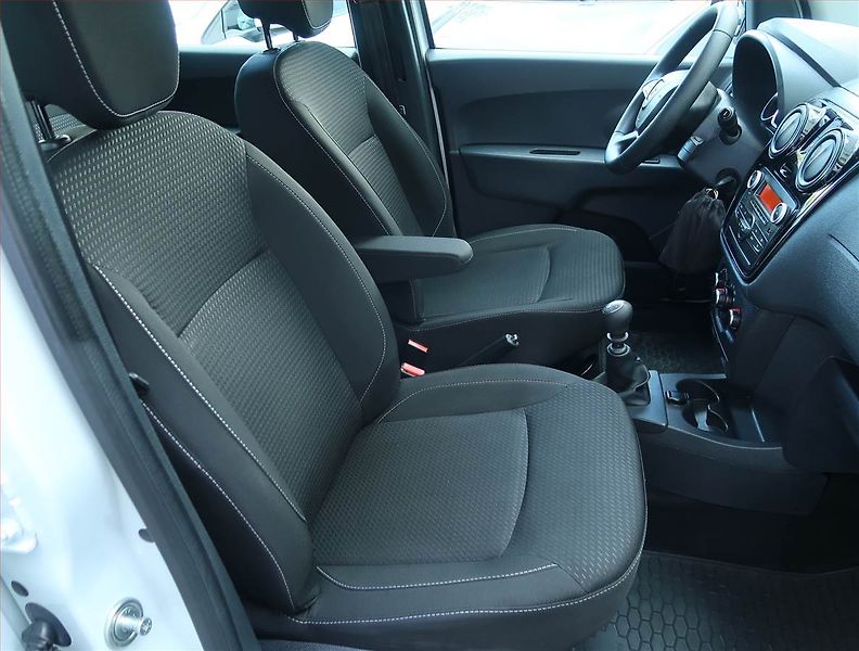 Dacia Lodgy (2022) Comfort 1.5 Blue dCi - fotka 9 z 15