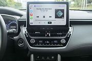 Připojit můžete i telefon a použít Apple Carplay nebo Android Auto.