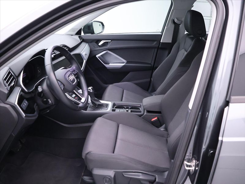 Audi Q3 1,5 35 TFSI S tronic S line CZ - fotka 12 z 36