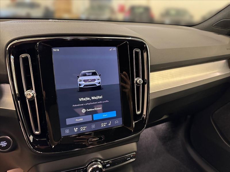 Volvo XC40 (2025) 2,0 B3 FWD Plus Dark 8367 - fotka 9 z 15