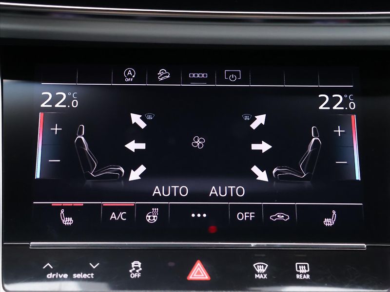 Audi Q8 3,0 250 kW 4x4  DPH - fotka 27 z 38